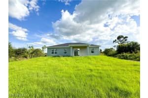 2802 22nd Street, Lehigh Acres, FL 33971 Sold 03/28/25
