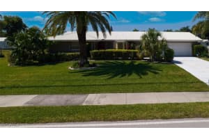 3724 Country Club Blvd, Cape Coral