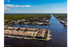 314 Stella Maris Dr S, Naples