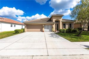 3033 Lake Manatee Ct, Cape Coral