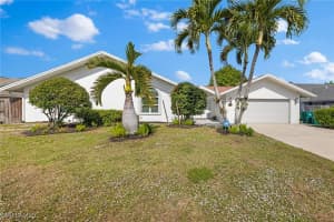 2467 Pine Woods Circle, Naples, FL 34105 - MLS#225016996