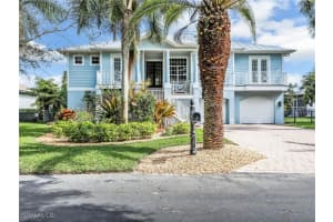 27031 Driftwood Drive, Bonita Springs, FL 34135 Sold 03/27/25
