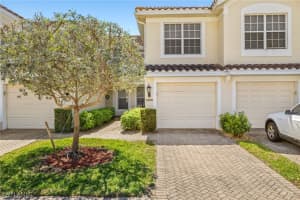 1315 Henley St 1006, Naples