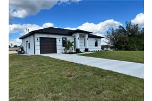 207 6th Street, Lehigh Acres, FL 33972 Sold 05/27/25