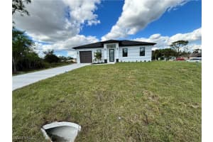207 6th Street, Lehigh Acres, FL 33972 Sold 05/27/25