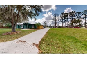 712 Lake Betty Drive, Lake Placid, FL 33852 Sold 05/09/25