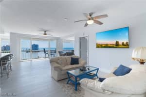 5501 Heron Point Drive, Naples, FL 34108 Sold 03/26/25