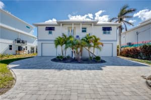 250 Flamingo Street, Fort Myers Beach, FL 33931 Sold 05/30/25
