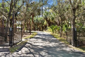 5770 Shady Oaks Lane, Naples, FL 34119 Sold 04/29/25