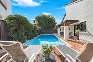 583 Bay Villas Lane, Naples, FL 34108 Sold 09/04/25