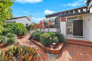 583 Bay Villas Lane, Naples, FL 34108 Sold 09/04/25