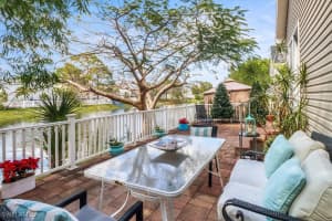 370 Leawood Circle, Naples, FL 34104 Sold 05/09/25
