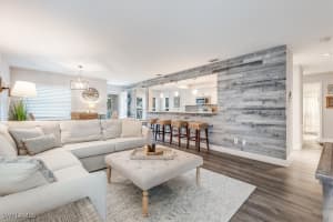 527 Club Side Drive, Naples, FL 34110 - MLS#225018255