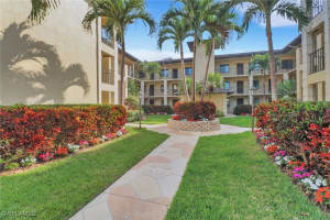 219 Fox Glen Drive, Naples, FL 34104 Sold 05/15/25