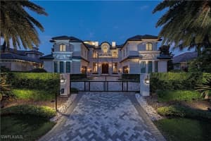 233 Mermaids Bight, Naples, FL 34103 - MLS#225018455