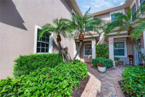 4752 Stratford Court, Naples, FL 34105 Sold 04/03/25