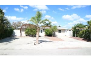 2201 Coronet Street, Fort Myers, FL 33907 - MLS#225018519