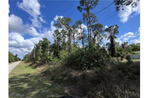 10 Wellington Avenue, Lehigh Acres, FL 33936 Sold 04/14/25
