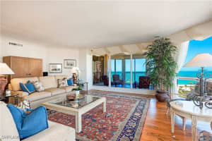 4021 Gulf Shore Blvd N 1006, Naples