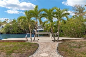 5869 Pine Tree Dr, Sanibel