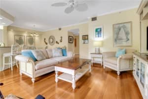 410 Bayfront Place, Naples, FL 34102 - MLS#225018915