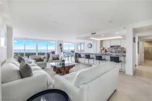 6585 Nicholas Boulevard, Naples, FL 34108 Sold 04/07/25