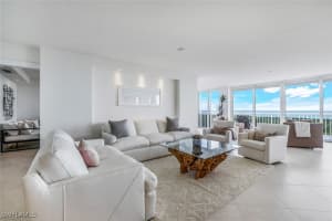 6585 Nicholas Boulevard, Naples, FL 34108 Sold 04/07/25
