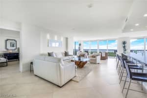 6585 Nicholas Boulevard, Naples, FL 34108 Sold 04/07/25