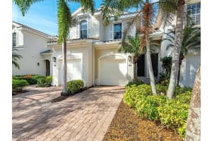 12854 Carrington Cir 203, Naples