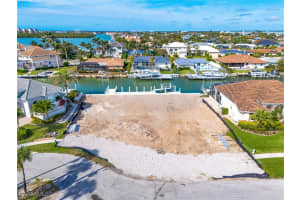818 Elm Court, Marco Island, FL 34145 - MLS#225019483