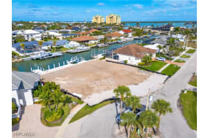 818 Elm Court, Marco Island, FL 34145 - MLS#225019483