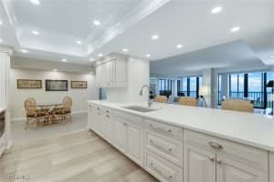 5601 TURTLE BAY Drive, Naples, FL 34108 - MLS#225019533