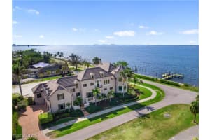 6005 W Riverside Dr, Fort Myers