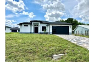2905 4th St W, Lehigh Acres