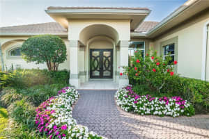 411 Charleswood Lane, Naples, FL 34105 Sold 05/30/25