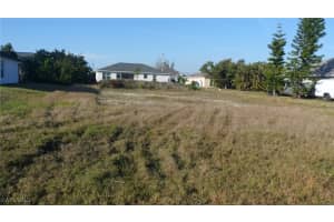 2819 10th Terrace, Cape Coral, FL 33993 Sold 10/30/25