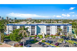 555 Park Shore Dr B312, Naples