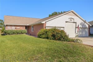 6910 Circle Dr, Fort Myers
