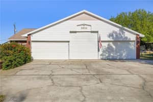 6910 Circle Dr Lehigh Acres, FL 33905 - Off Market