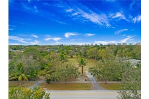 172 Hickory Road, Naples, FL 34108 Sold 04/15/25