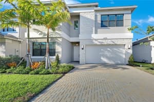 12775 Woodbury Dr, Estero