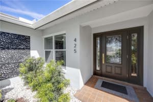 425 Pine Lake Drive, Naples, FL 34112 Sold 04/18/25