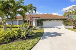 130 Torrey Pines Point, Naples, FL 34113 Sold 04/16/25