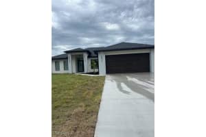 3211 15th Street, Lehigh Acres, FL 33971 Sold 04/30/25