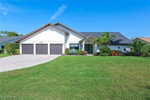 2307 Queens Way, Naples