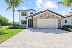 9229 Woodhurst Dr, Naples