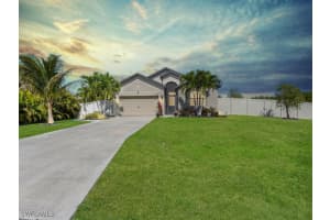 821 Sw 17th St, Cape Coral