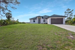 5027 Hummingbird Drive, Labelle, FL 33935 Sold 04/08/25