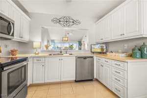 550 Saratoga Circle, Naples, FL 34104 Sold 03/27/25
