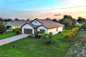 630 11th Place, Cape Coral, FL 33991 - MLS#225022237
